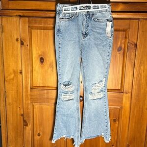 Urban Outfitters BDG Women’s Light Wash Distressed Jeans